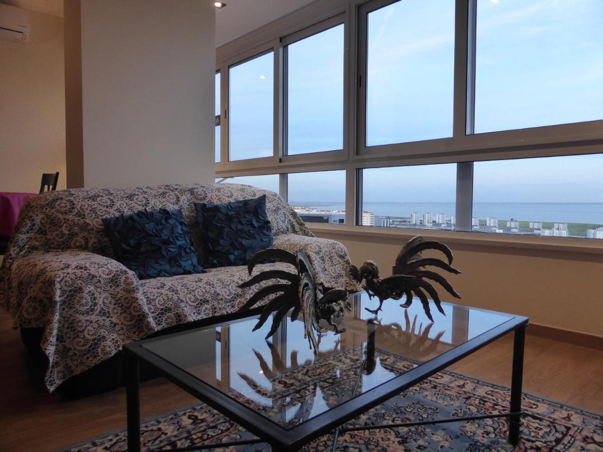 A View To The River Tejo - Sixtyfive Boutique Home Lisboa Extérieur photo